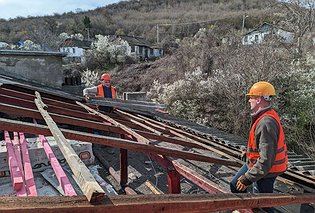 В Севастополе почти половина запланированных к ремонту крыш находятся в работе