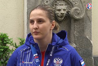Чемпионку Европы по боксу Елену Гапешину встретили в Севастополе