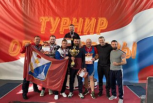 Пауэрлифтеры из Севастополя завоевали шесть медалей на всероссийских соревнованиях