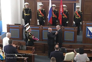 Адмирал Александр Витко стал почётным гражданином Севастополя