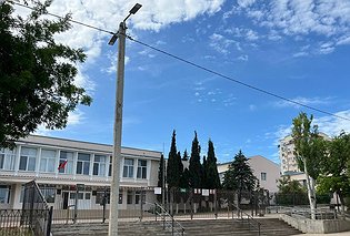На улице Колобова установили 14 новых уличных фонарей