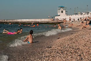 На пляжах Севастополя 9 июля стартует акция «Научись плавать»