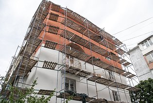 В Севастополе к сентябрю капитально отремонтируют в едином стиле 26 домов рядом с «Новым Херсонесом»